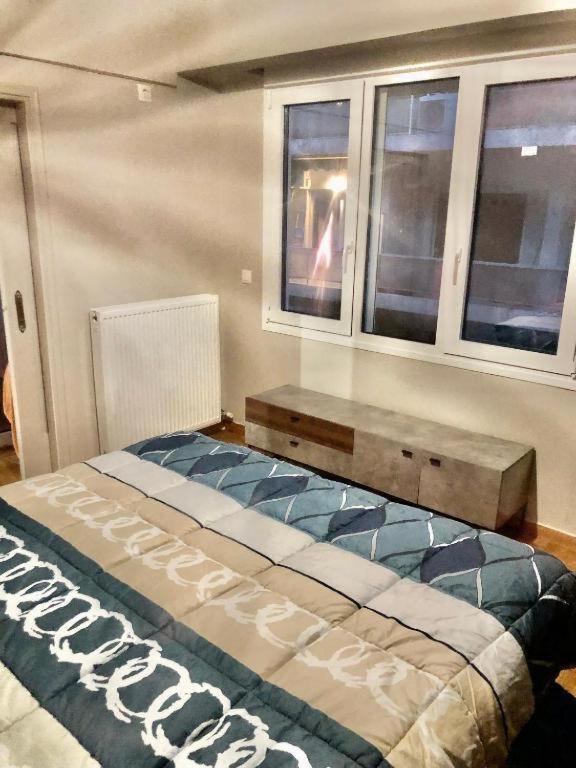 Economy Shared Apartment D In Central Афины Экстерьер фото